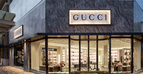 gucci store oak brook.